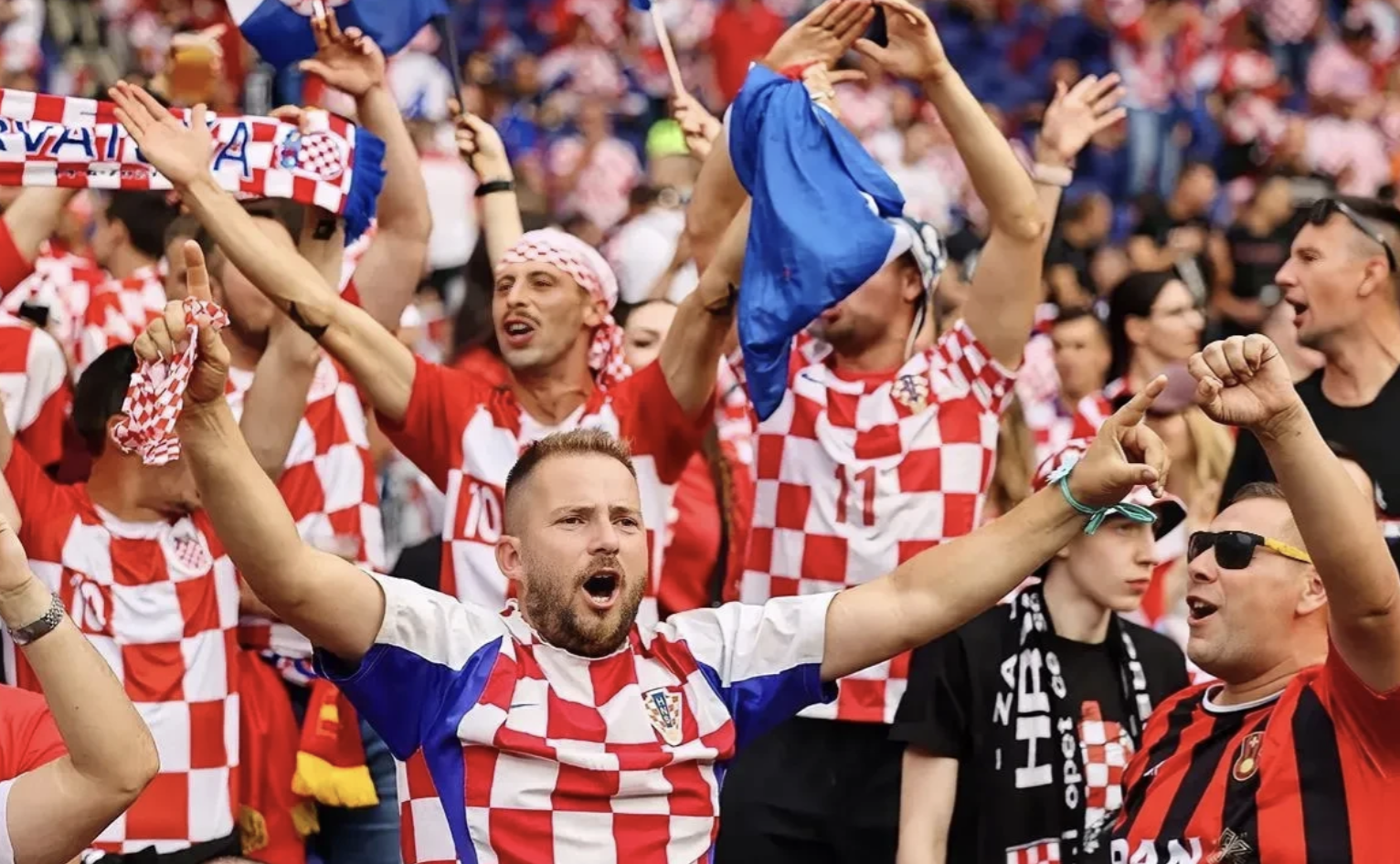 包含克罗地亚国家队迎来连胜，团结拼搏斗志高昂的词条